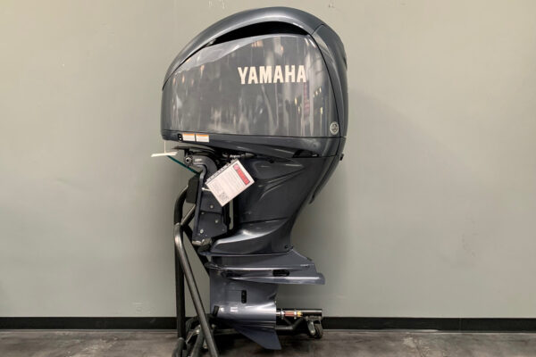 Yamaha 300hp DEC Outboard | LF300XCB