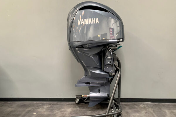 Yamaha 300hp DEC Outboard | LF300XCB - Image 2